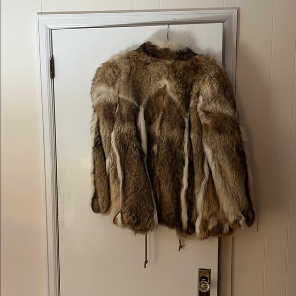 Luxurious Real Fur Coat in Brown and White - Picture 12 of 12